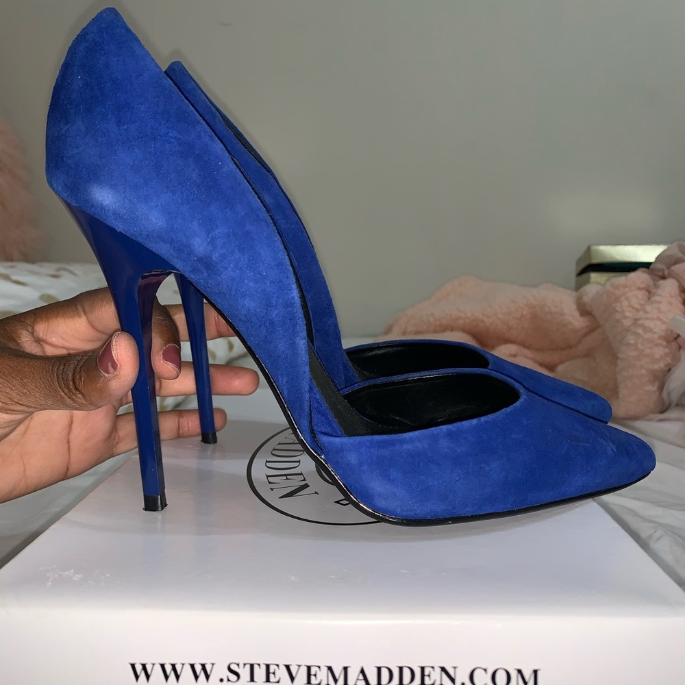 Steve Madden Suede Pumps